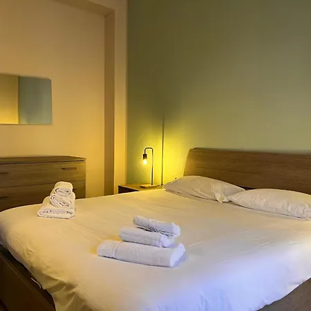 Kibilu - Elegant City-center Near Hospitals Fast Wi-fi Appartement