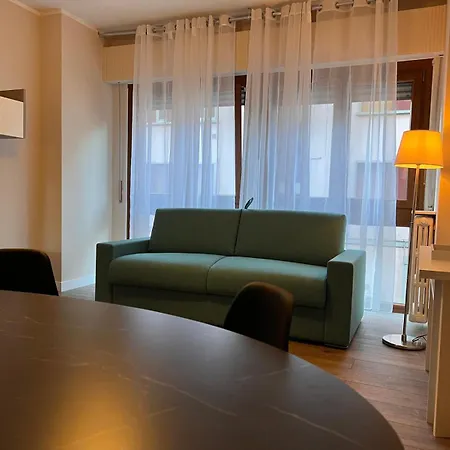 Kibilu - Elegant City-center Near Hospitals Fast Wi-fi Apartman *