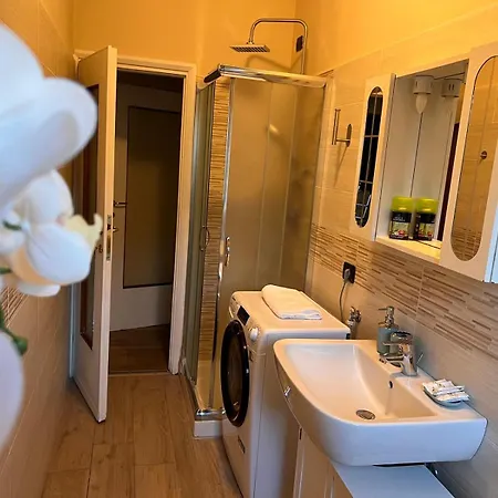 Kibilu - Elegant City-center Near Hospitals Fast Wi-fi * Varese