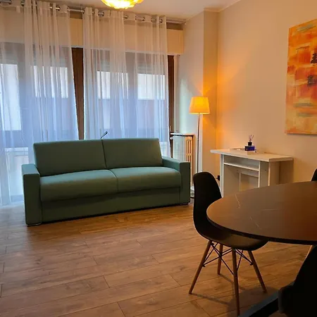 Kibilu - Elegant City-center Near Hospitals Fast Wi-fi Apartman *