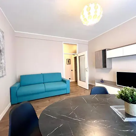 Kibilu - Elegant City-center Near Hospitals Fast Wi-fi Apartman Varese