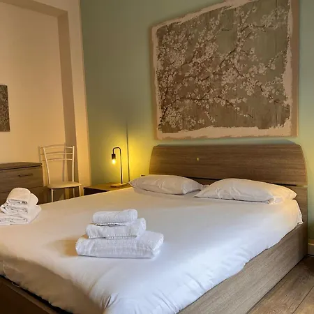 Kibilu - Elegant City-center Near Hospitals Fast Wi-fi Apartman